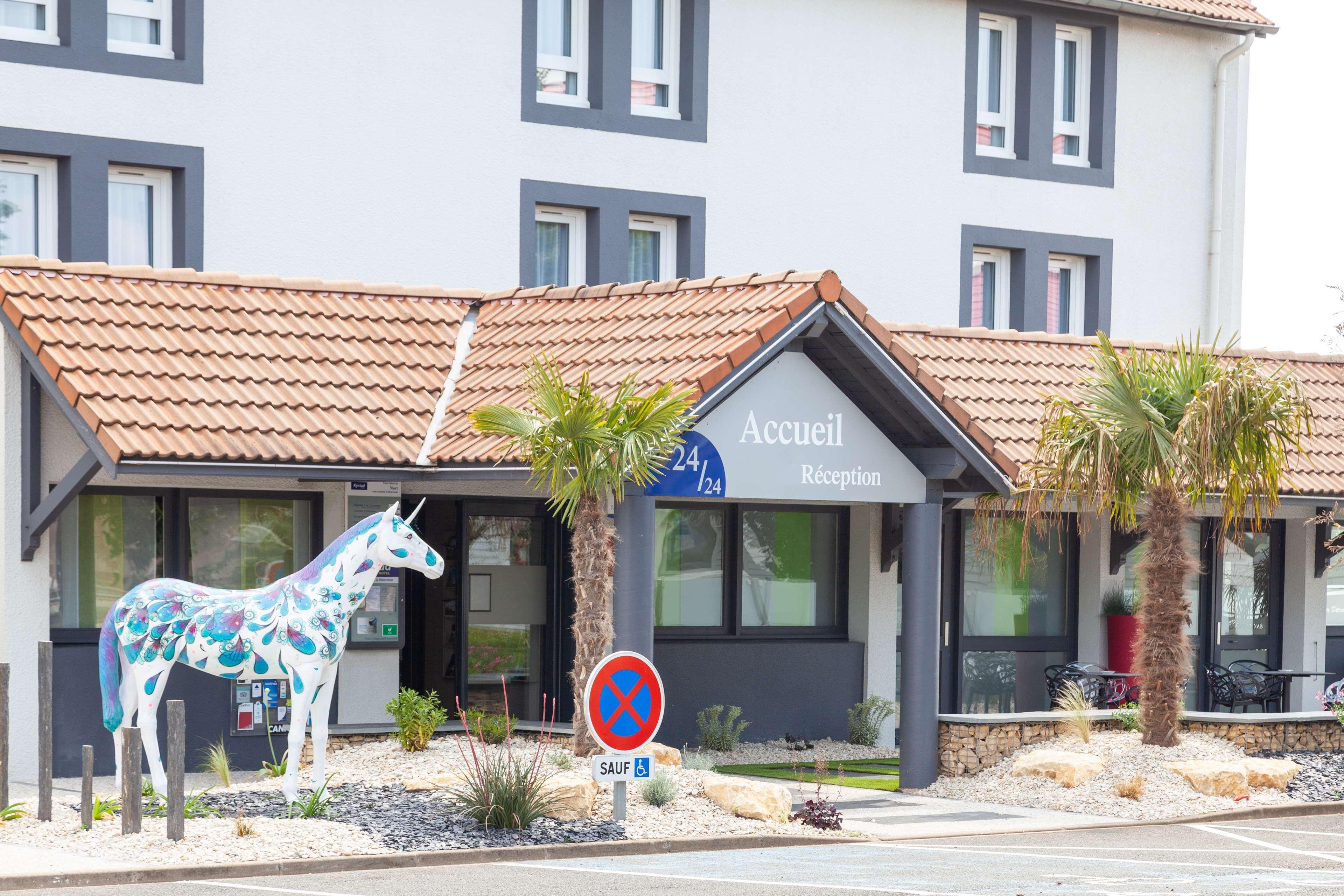 Kyriad Niort-Espace Mendesfrance Екстер'єр фото
