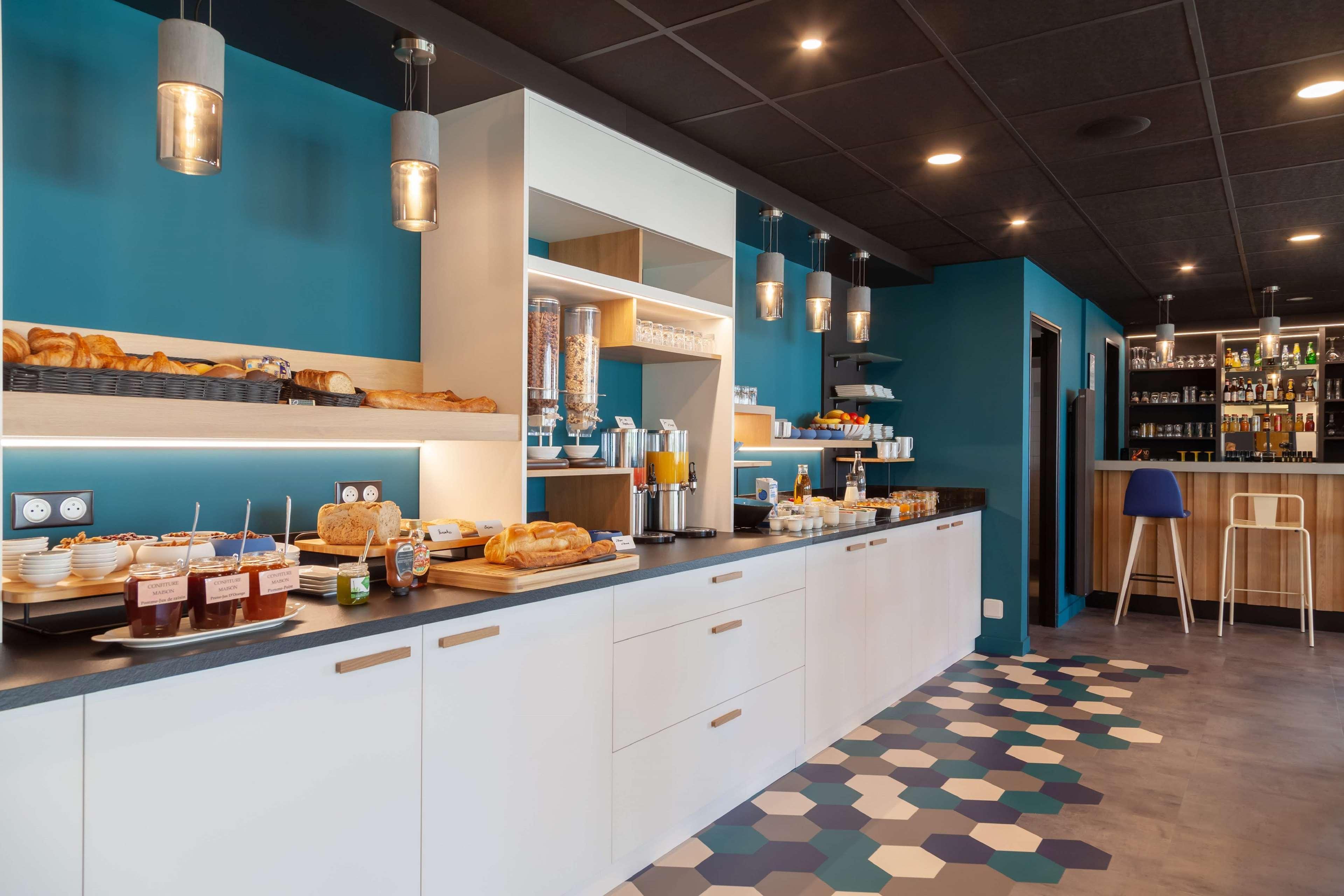 Kyriad Niort-Espace Mendesfrance Екстер'єр фото