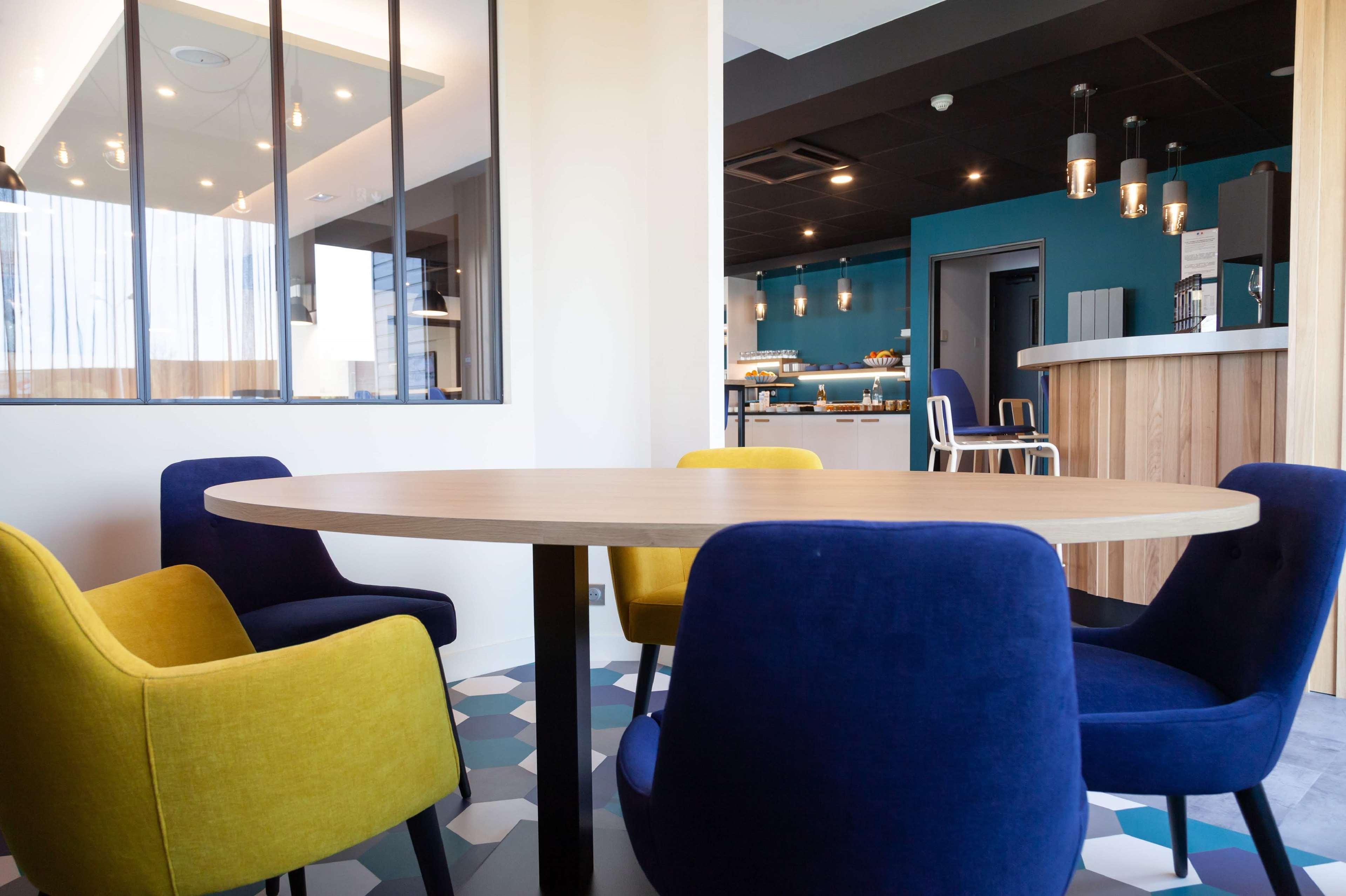Kyriad Niort-Espace Mendesfrance Екстер'єр фото