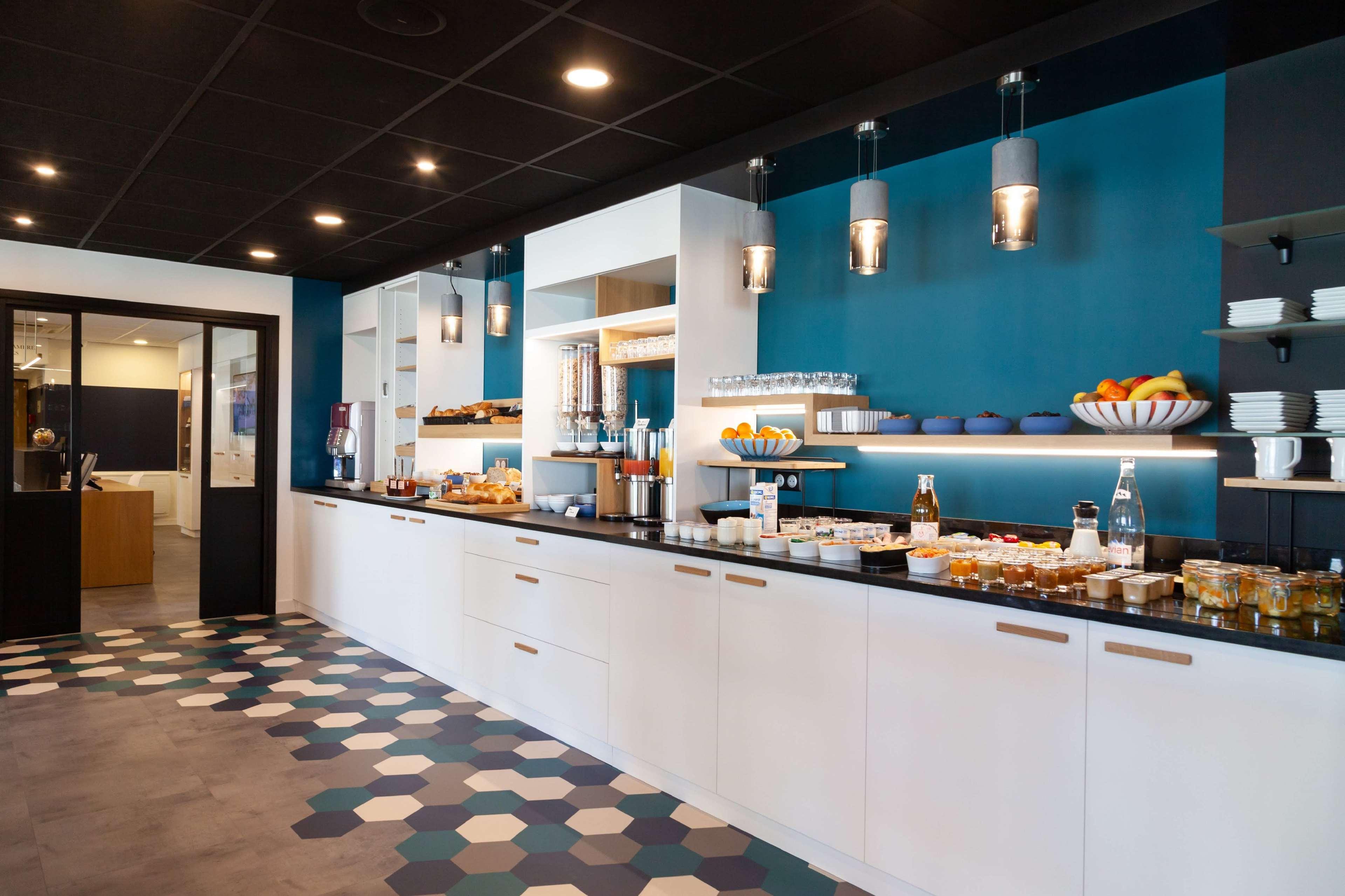 Kyriad Niort-Espace Mendesfrance Екстер'єр фото