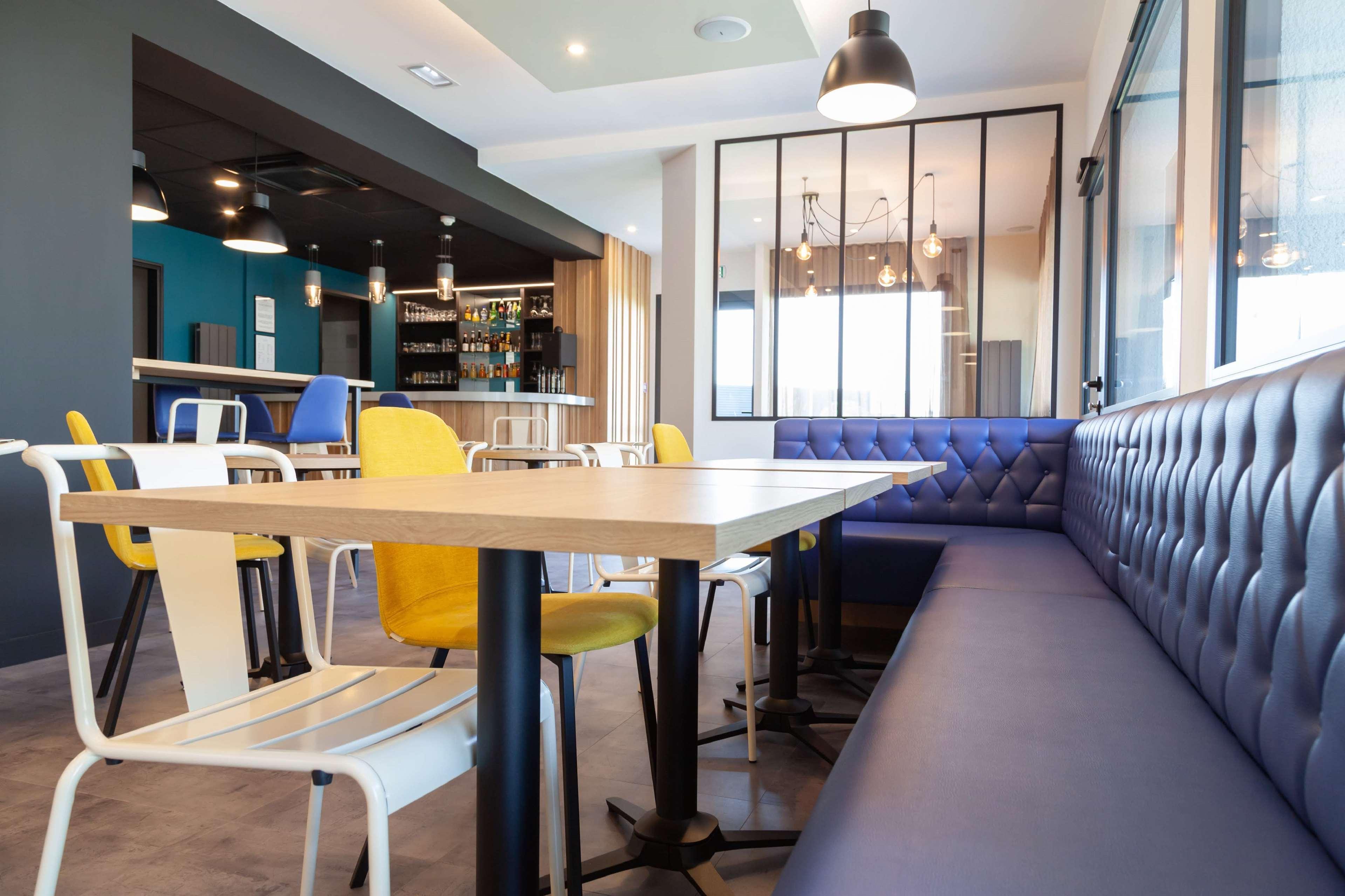 Kyriad Niort-Espace Mendesfrance Екстер'єр фото