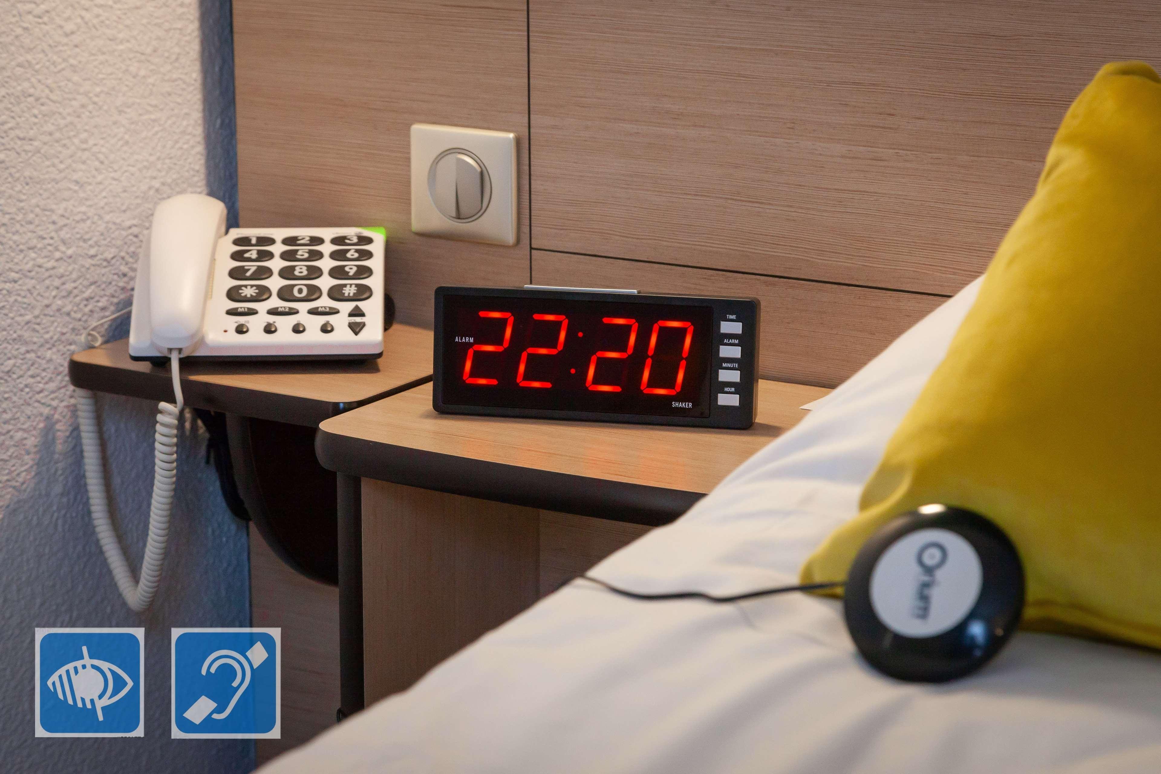 Kyriad Niort-Espace Mendesfrance Екстер'єр фото