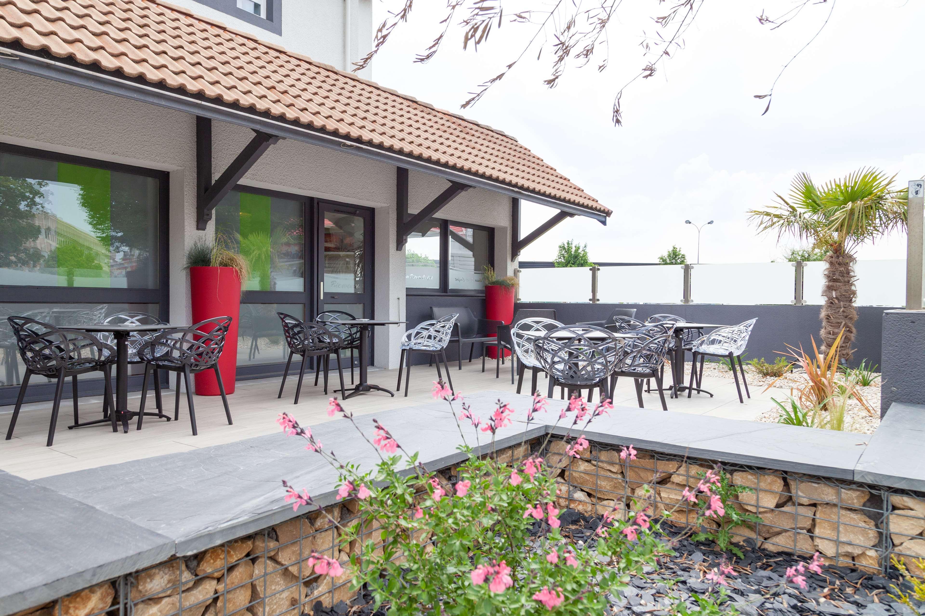 Kyriad Niort-Espace Mendesfrance Екстер'єр фото
