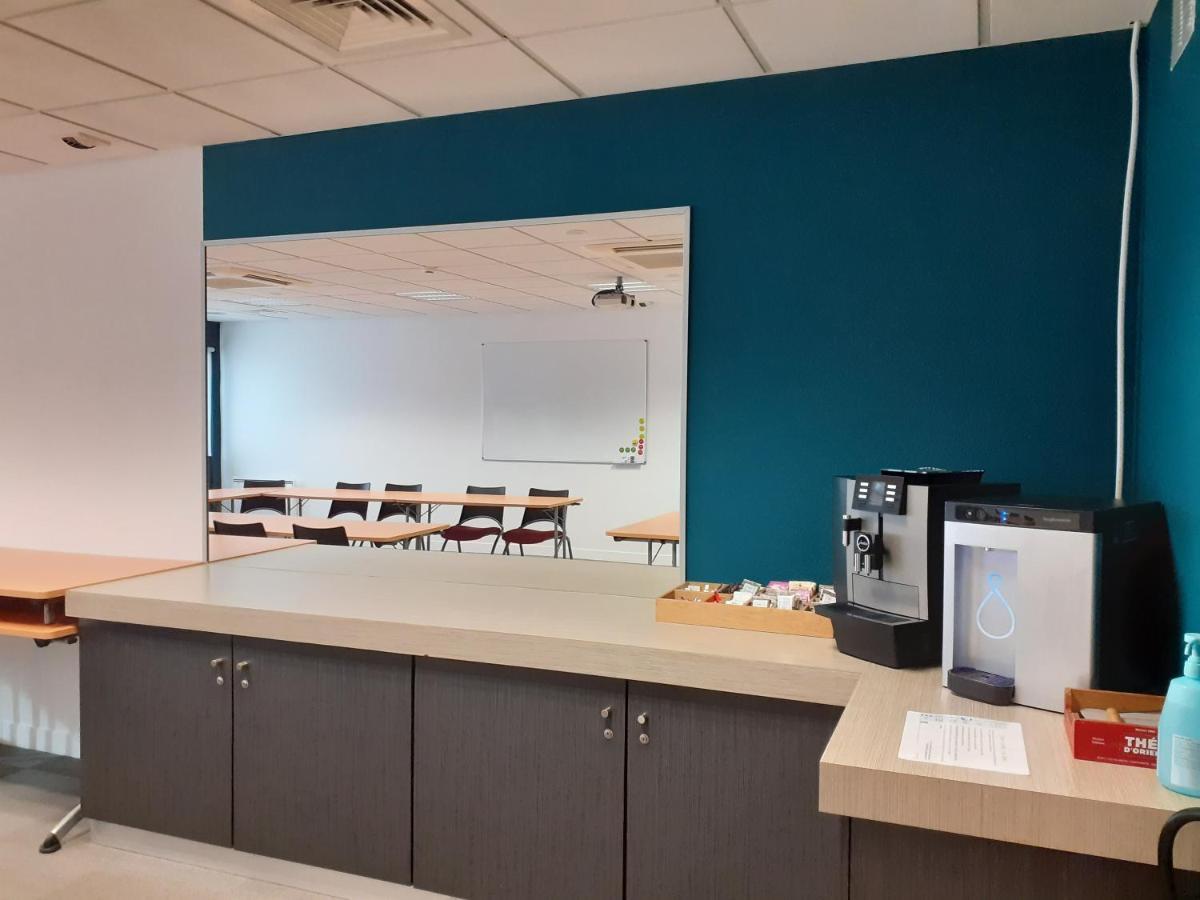 Kyriad Niort-Espace Mendesfrance Екстер'єр фото