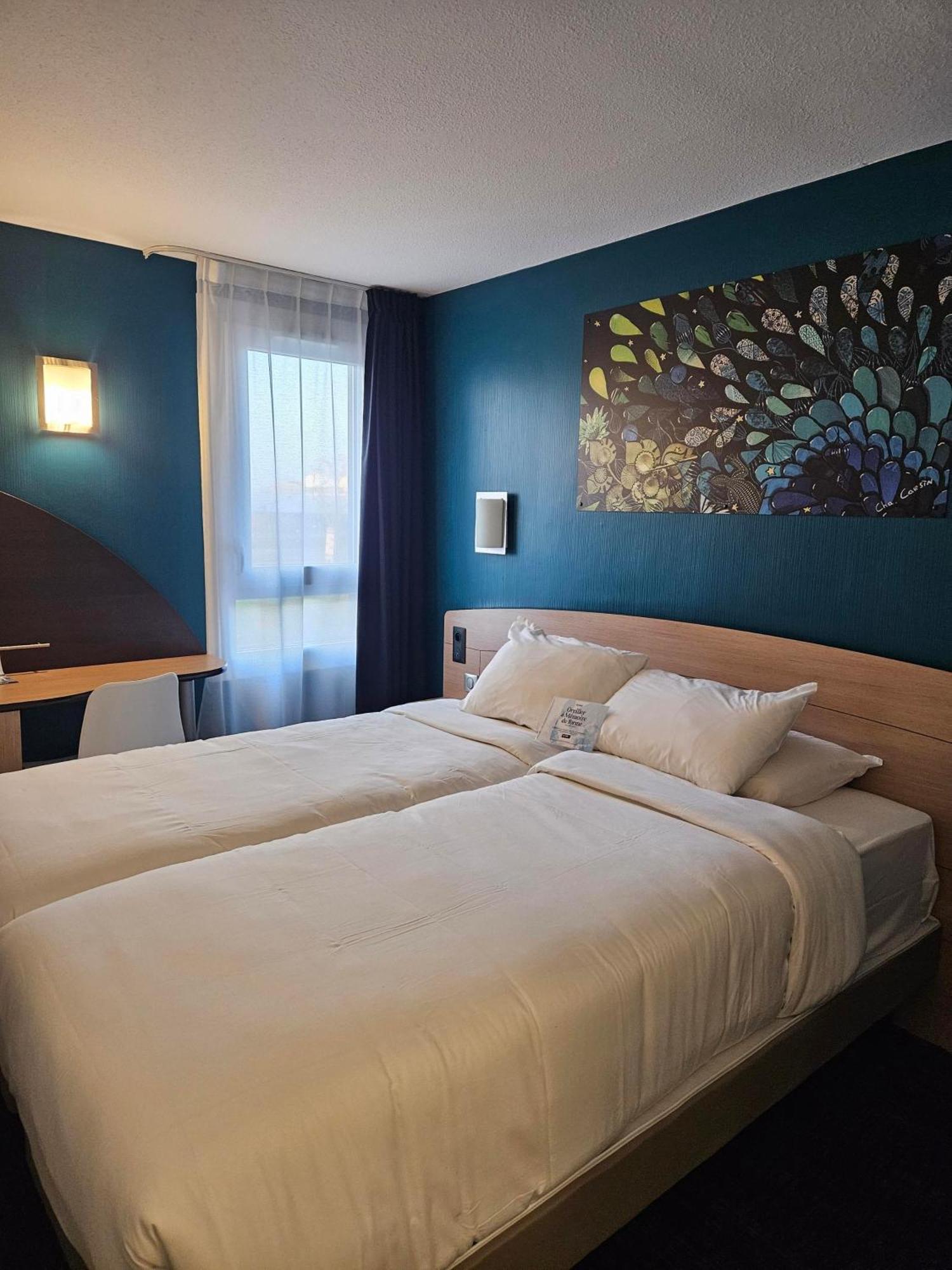 Kyriad Niort-Espace Mendesfrance Екстер'єр фото