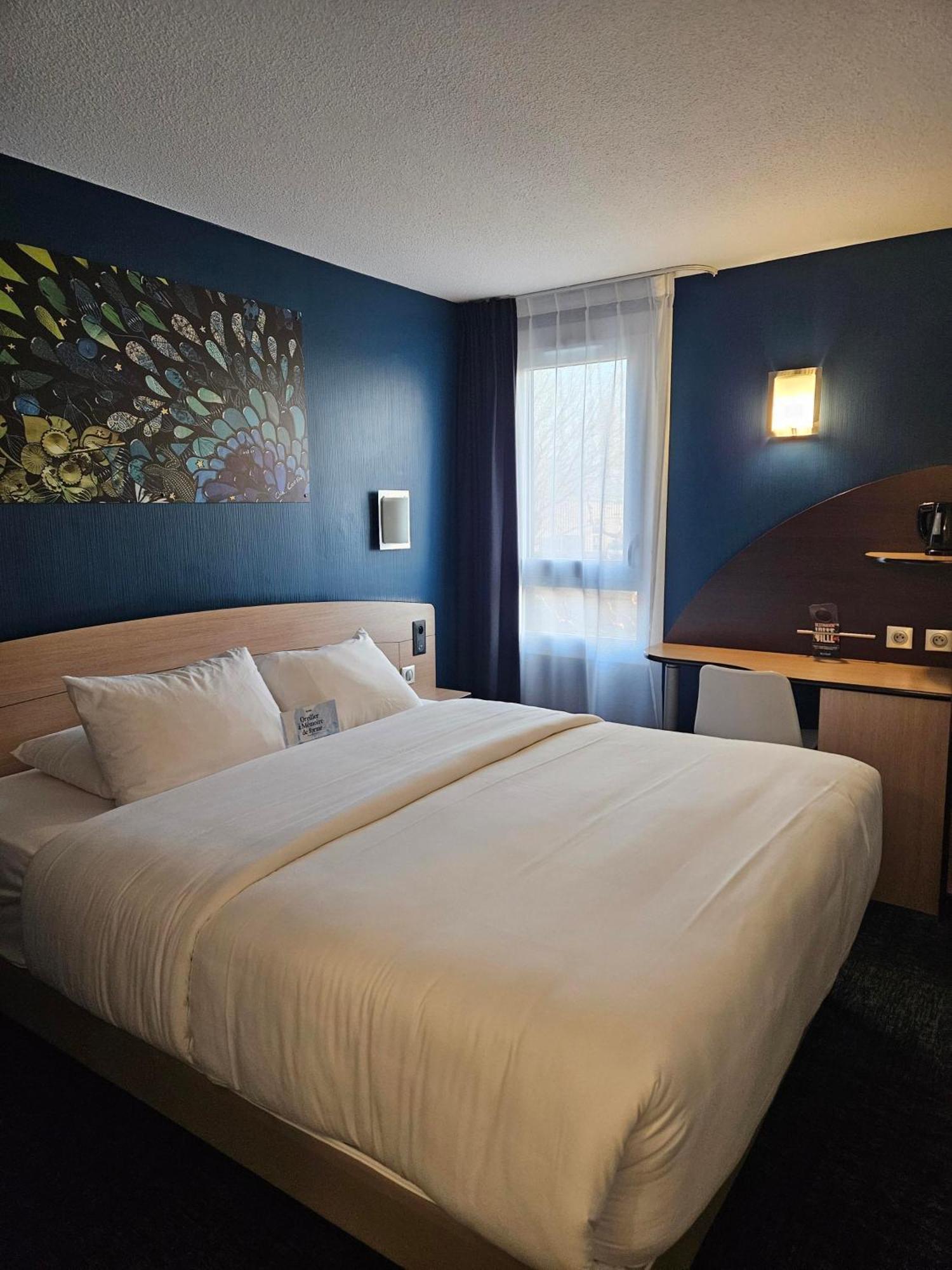 Kyriad Niort-Espace Mendesfrance Екстер'єр фото