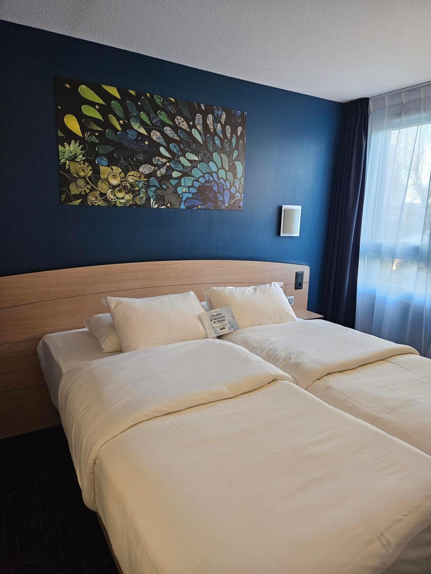 Kyriad Niort-Espace Mendesfrance Екстер'єр фото